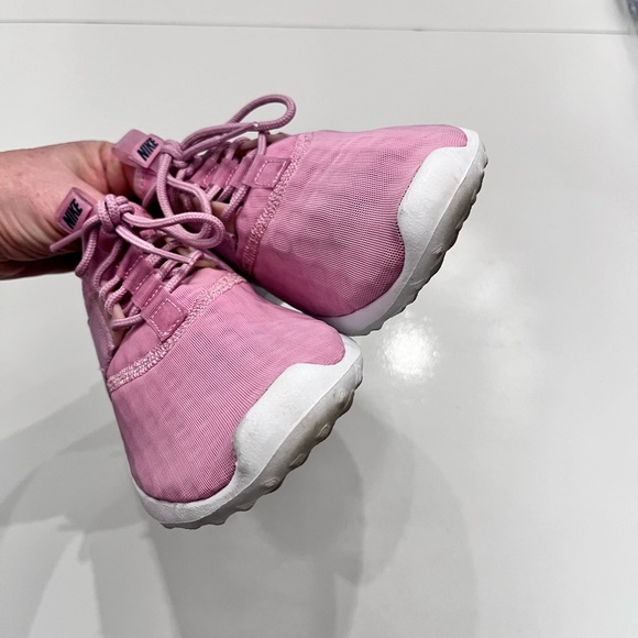 NIKE | 8 | Slip On! - Picture 4 of 12